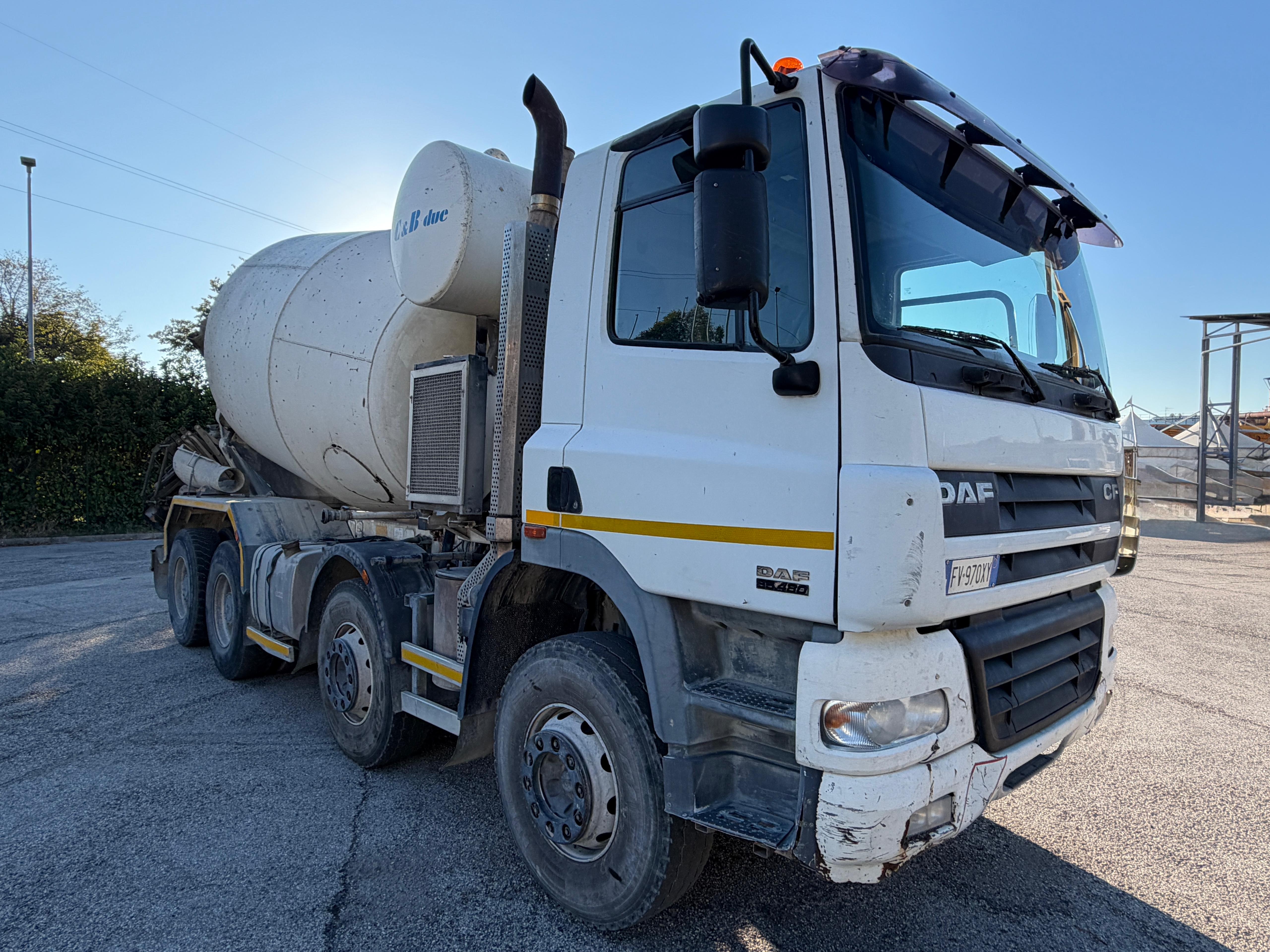 DAF CF 85 con betoniera CB DUE