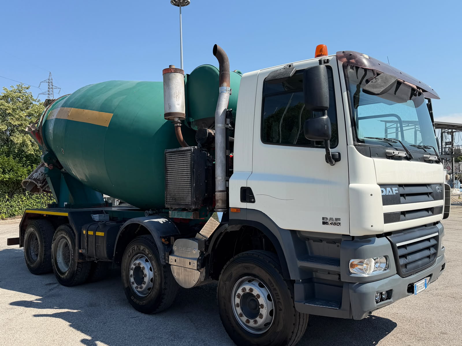 DAF CF 85.480 con betoniera IMER