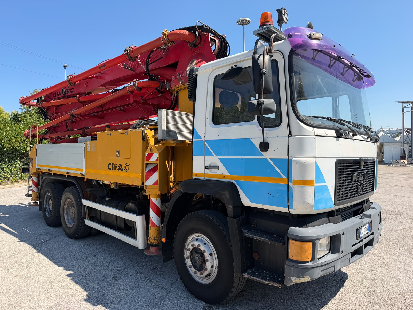 MAN 33 362 DF con pompa per calcestruzzo Cifa PA1006 35m
