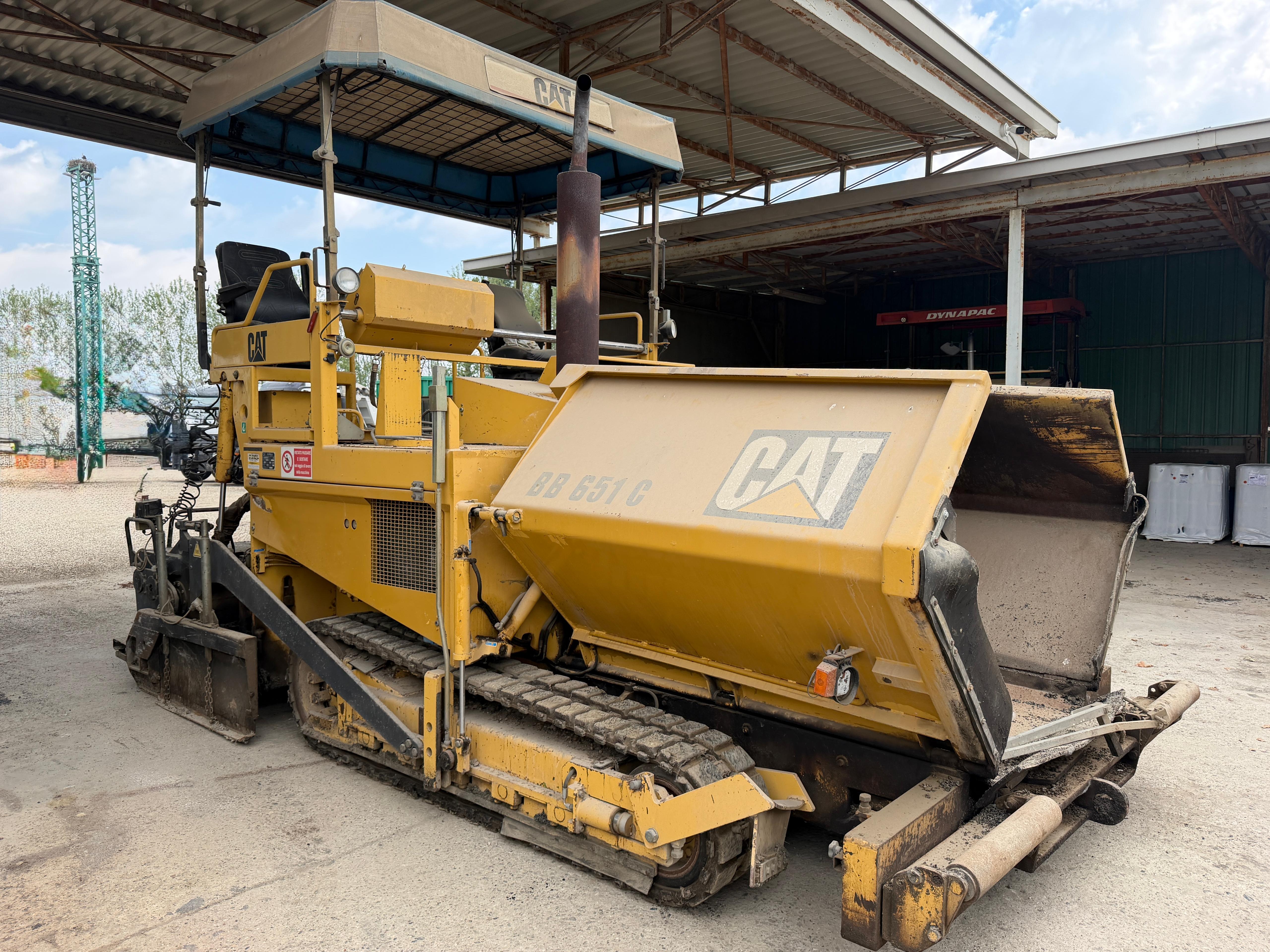 Vibrofinitrice cingolata Bitelli CAT BB 651 C